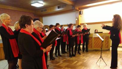 Bild: mma
Die Singgemeinschaft St. Jakobus gestaltet die Pfarrversammlung der Pfarreiengemeinschaft Hahnbach-Gebenbach-Ursulapoppenricht gesanglich.