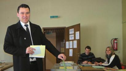 Bild: Hirsch
Landrat Thomas Ebeling (CSU) wählte am Sonntag in Rappenbügl (Stadt Maxhütte-Haidhof).