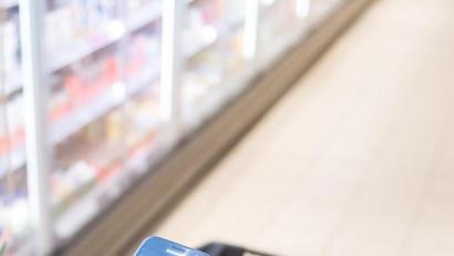 Bild: Benjamin Nolte/dpa
Lobenswerte Aktion: Die Schirmitzer SPD kauft in den kommenden Wochen für diejenigen ein, die zu Corona-Risikogruppen gehören oder in häuslicher Quarantäne sind.