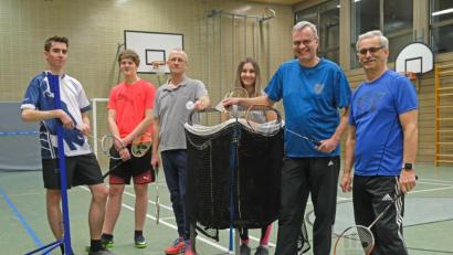 Bild: nm
Badminton macht viel Freude, hat aber ein Handicap: Spartenleiter Peter Sailer (Zweiter von rechts) hofft auf mehr Zulauf.