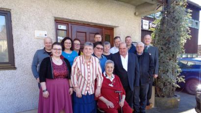 Bild: amö
Zum 90. Geburtstag gratulierten Maria Dirnberger (sitzend) zahlreiche Gratulanten.