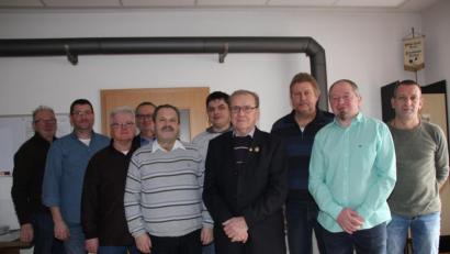 Bild: ads
Jürgen Speigel, Stefan Meiler, Georg Schmalzl, Joachim Hagen, Franz Hierl, Stefan Weiß, Walter Deinzer, Uwe Kiupel, Gerhard Heindl und Hans Neumüller (von links) besetzen nach der Wahl die Vorstandsämter im Kreisverband der Rassegeflügelzüchter Amberg-Sulzbach.