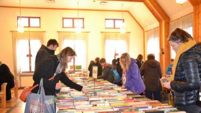 Bild: gi
Überraschend gut angenommen wurde der 5. Bücher- und Spielebasar der Gemeinde- und Pfarrbücherei im Rathaussaal.