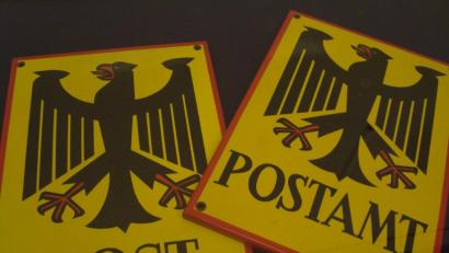 Bild: schß
Zwei alte Postmailschilder ließen einige Sammlerherzen höher schlagen.