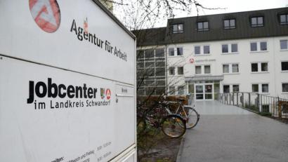 Archivbild: Petra Hartl
Türe zu: Die Agentur für Arbeit hat seit Mittwoch keinen Kundenzugang mehr in die Gebäude. Für Notfälle wurden neue Telefonnummern eingerichtet.