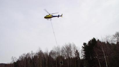 Bild: mmj
Im Gebiet Drechselberg begann per Helikopter die Waldkalkung.