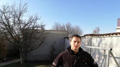 Bild: exb
Martin Wallentich verbringt viel Zeit im Garten. Die Corona-Pandemie schränkt die Bewegungsfreiheit der Österreicher stark ein.
