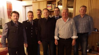 Bild: exb
Viele Glückwünsche konnte Herbert Frank zum 70.Geburtstag entgegennehmen. Im Bild (von links) Hermann Lobinger (Heimatverein), Thomas Schüssler (Feuerwehr Schwarzenbach), Christian Friedl (Pfarrgemeinderat), Konrad Fischer (Heimatverein), Bernd Schmidkonz (Feuerwehr Schwarzenbach), Jubilar Herbert Frank, Thomas Weigl (Pfarrgemeinderat). Nicht im Bild vom TSV Bärnau: Markus Fichtner und Norbert Troglauer.