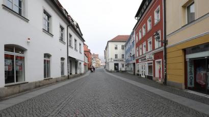 Bild: Wolfgang Steinbacher
Die Geschäfte sind geschlossen, es ist wenig los in der Amberger Altstadt. Ein Krisenstab befasst sich täglich, um Situationen neu zu bewerten und Entscheidungen zu treffen.