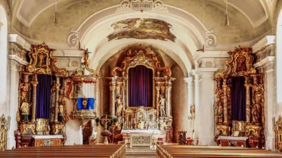 Bild: JOCHEN NEUMANN 
ERBENDORF
In der Mariä-Himmelfahrtskirche werden zwar keine Gottesdienste mehr stattfinden, aber zum persönlichen Gebet ist das Gotteshaus geöffnet.