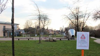 Bild: stg
Ruhe, wo sonst intensiv gespielt wird: Auch Spielplätze sind gesperrt.