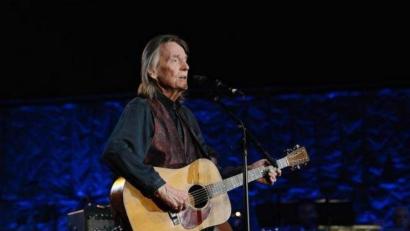 Bild: Warner Music/Rhino
Zum neuen Album „Solo“ äußert er sich Gordon Lightfood: „Ich dachte, meine Fans würden sich freuen, wenn sie hören, wie Songs klingen,wenn sie gerade geschrieben wurden.“