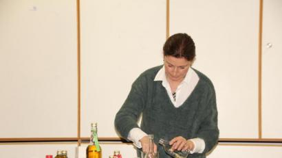 Bild: frd
Jeanette Ring referierte über die Herstellung von Heilsalben.