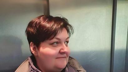 Bild: exb
Janine Wendschuh bringt Tag für Tag die Amberger Zeitung zu den Lesern in Gailoh. In Zeiten der Coronakrise will sie nun mehr tun. Sie bietet zum Beispiel an, Briefe zur Post zu bringen oder kleinere Einkäufe zu erledigen.