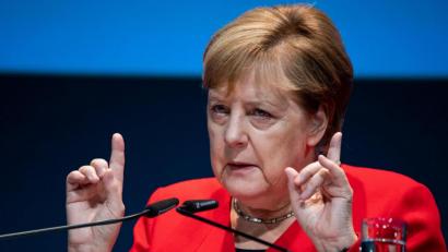 Bild: Bernd von Jutrczenka
Bundeskanzlerin Angela Merkel (CDU) spricht beim 11. Deutschen Maschinenbau-Gipfel des Verbandes Deutscher Maschinen- und Anlagenbau (VDMA). Foto: Bernd von Jutrczenka/dpa