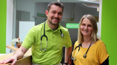 Bild: stg
Dr. Barbara Pfleger öffnet im Mai ihre Kinder- und Jugendarztpraxis in Kemnath. Die Räumlichkeiten befinden sich im selben Gebäude wie die Praxis von Allgemeinarzt Dr. Peter Deinlein.