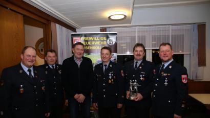 Bild: egl
1. Vorsitzender Markus Dehling, 2. Vorsitzender Alexander Graf, Kassenprüfer Johann Edenharder und Markus Donhauser II., Ortssprecher Christian Graml und 1. Kommandant Thorsten Michl