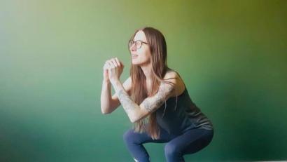 Bild: Ramona Hanisch
Ausdauer zu Hause - mit ein paar einfachen Übungen hält sich Ramona Hanisch auch daheim fit.