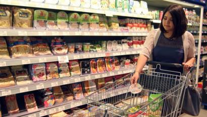 Bild: Doreen Fiedler/dpa
Der Einkaufsservice spricht Senioren an, die sich in heimische Quarantäne befinden oder zu einer Risikogruppe gehören.