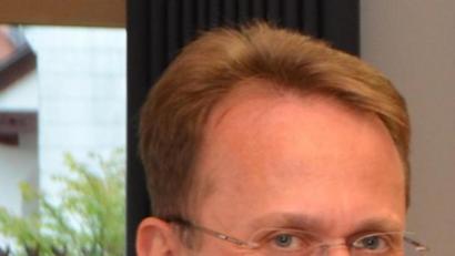 Bild: dob
Dekan Alexander Hösl legt den Gläubigen das Gebet ans Herz.