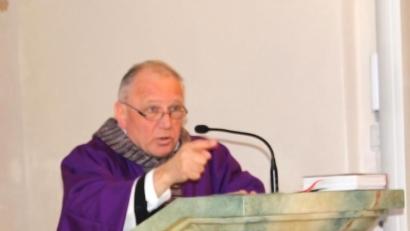 Bild: Josef Böhm
Gestenreich, wortgewaltig und humorvoll predigte Zentralpräses Pater Josef Schwemmer beim Pfarrkonvent in der Marienkirche Pertolzhofen.