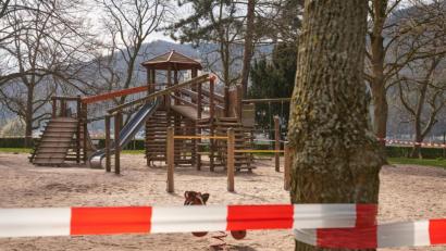 Bild: Thomas Frey/dpa
Nicht nur Spielplätze sind gesperrt: Wegen der Coronakrise ist das öffentliche Leben in Bayern stark eingeschränkt.