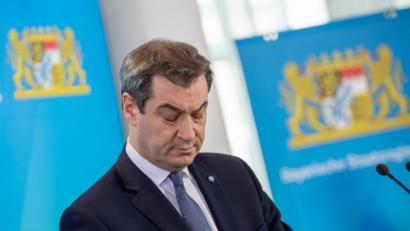 Bild: Peter Kneffel/dpa
Markus Söder (CSU), Ministerpräsident von Bayern, während einer Pressekonferenz in der bayerischen Staatskanzlei.