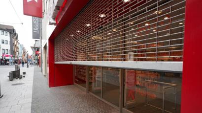 Bild: Thomas Frey/dpa
Modegeschäfte gehören nicht zu den Läden, die weiter offen haben dürfen.