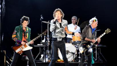 Bild: Carsten Rehder/dpa
Die Rolling Stones bei einem Konzert 2017 in Hamburg. Für Fans der Band gibt es den Film "Shine a Light" aus dem Jahr 2008.