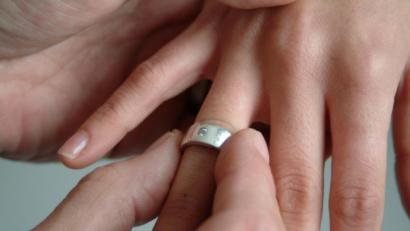 Archivbild: Petra Hartl
Wer für das Frühjahr 2020 eine Hochzeit geplant hat, hat's schwer: Im Weidener Standesamt finden wegen der Coronakrise vorerst nur noch Nottrauungen statt.