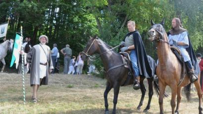Archivbild: es
Ob sich Ross und Reiter heuer wieder am vierten Juli-Wochenende beim St.-Jodok-Ritt treffen, entscheidet sich in den kommenden Wochen.