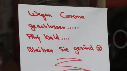 Bild: Wolfgang Steinbacher
Die Geschäfte sind geschlossen. Parallel dazu steigt die Zahl der Infizierten in der Region leicht an.