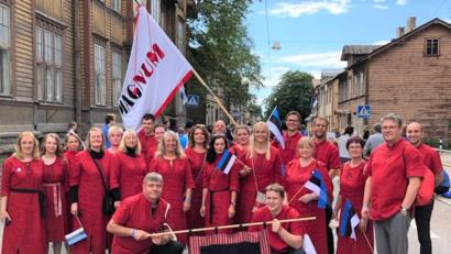 Bild: rgr
Seit 130 Jahren beseht der Grafenwöhrer Männergesangverein 1890. Dieses Jubiläum wollten die Sänger im April mit einem Fest feiern, bei dem der Kammerchor "Magnum" (im Bild) aus Estland gesungen hätte. Wegen der Coronakrise muss die Veranstaltung allerdings ausfallen. Vielleicht kann sie im Herbst nachgeholt werden, hoffen die MGV-Mitglieder.