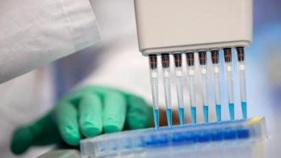 Bild: Sven Hoppe
Ein neuer Coronatest soll nach rund zweieinhalb Stunden ein Ergebnis liefern.