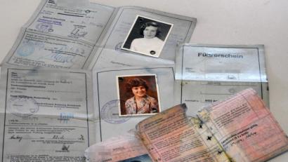 Bild: Stephan Huber
Diese Führerscheine sehen nicht mehr ganz frisch aus – gerade das macht sie so besonders. In den nächsten Jahren müssen die alten Lappen gegen neue Dokumente umgetauscht werden.