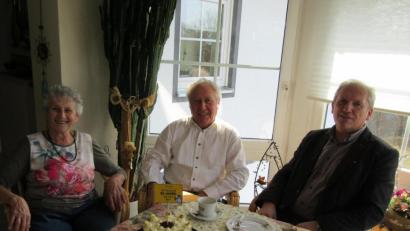 Bild: ang
Bürgermeister Werner Prucker gratulierte (ohne Händedruck) Karl Stengl zu dessen 80. Geburtstag, mit Gattin Hilde kann der Jubilar kommendes Jahr 60-jähriges Ehejubiläum feiern.