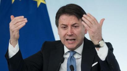 Bild: Roberto Monaldo/dpa
Der italienische Ministerpräsident Giuseppe Conte fordert von den Ländern der Euro-Währungsunion Solidarität: Euro-Bonds sollen den angeschlagenen Südländern aus der Wirtschaftskrise helfen.