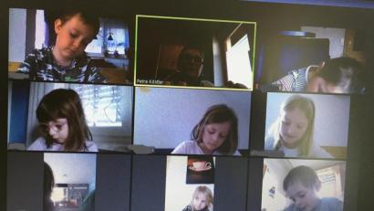 Bild: gis
Alle treffen sich im Meeting-Raum - aber nur visuell. Viele Kindergärten entwickeln schöne Ideen, mit der problematischen Situation so gut wie möglich zurecht zu kommen.