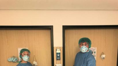 Bild: Marie Ehras/St.-Anna-Krankenhaus
Pflegekräfte auf der neu eingerichteten Isolierstation des Sulzbach-Rosenberger St.-Anna-Krankenhaus in voller Schutzausrüstung.