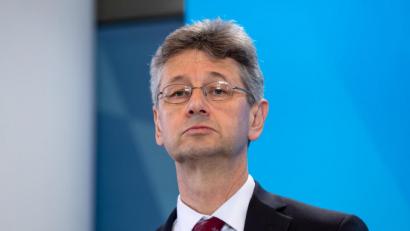 Bild: Sven Hoppe/dpa
Michael Piazolo, Kultusminister von Bayern, nimmt an einer Pressekonferenz teil.