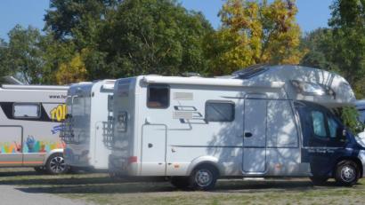 Bild: Kunz
Wohnmobile dürfen bis zum Ende der Ausgangsbeschränkung nicht aus ihren Winterquartieren geholt werden. Reisen sind derzeit ohnehin Utopie.