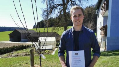 Bild: exb
Johannes Uschold aus Rottendorf bei Niedermurach erreichte einen Schnitt von 1,16 und war Bester des Semesters 2019/20 an der Landwirtschaftsschule Nabburg.
