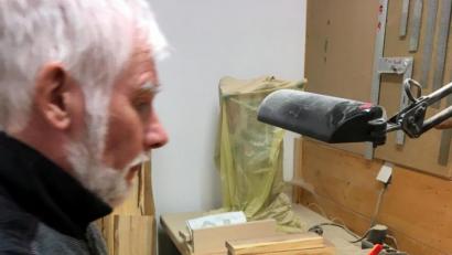 Bild: fsb
Vor einigen Tagen stellte Schobert etliche seiner Arbeiten aus der diesjährigen kunsthandwerklichen Osterkollektion vor.