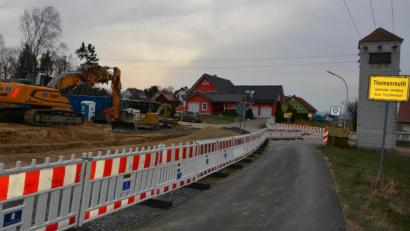 Bild: jr
In Themenreuth laufen derzeit größere Erdarbeiten zur Verlagerung einer Erdgasleitung.