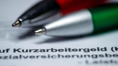 Bild: Jens Büttner/dpa
Leser sorgen sich um ihre Rente: Wie wirkt sich das Kurzarbeitergeld aus? DGB-Regionssekretär Peter Hofmann rechnet vor.
