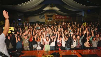 Bild: tok
In der Wurzer O`Schnitt-Halle wird in den nächsten Wochen nicht gefeiert. Zahlreiche Veranstaltungen werden wegen Coroa abgesagt.