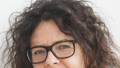 Bild: Lowak
Ausmisten muss sein, doch manches kann man einfach nicht wegwerfen. Michaela Lowak stößt beim Stöbern im Keller auf Plastiktüten aus den 70er und 80er Jahren.