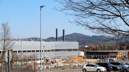 Bild: stg
ie Bauarbeiten laufen bereits. Siemens Healthineers investiert zwölf Millionen Euro in eine moderne Logistikhalle in Kemnath.