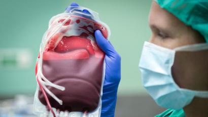 Bild: Friso Gentsch
Blutplasma im Kampf gegen Corona