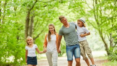 Bild: Robert Kneschke – stock.adobe.com
Vielleicht werden Sie das Flanieren im Freien bald so sehr lieben, dass Sie es auch nach der Corona-Krise beibehalten.